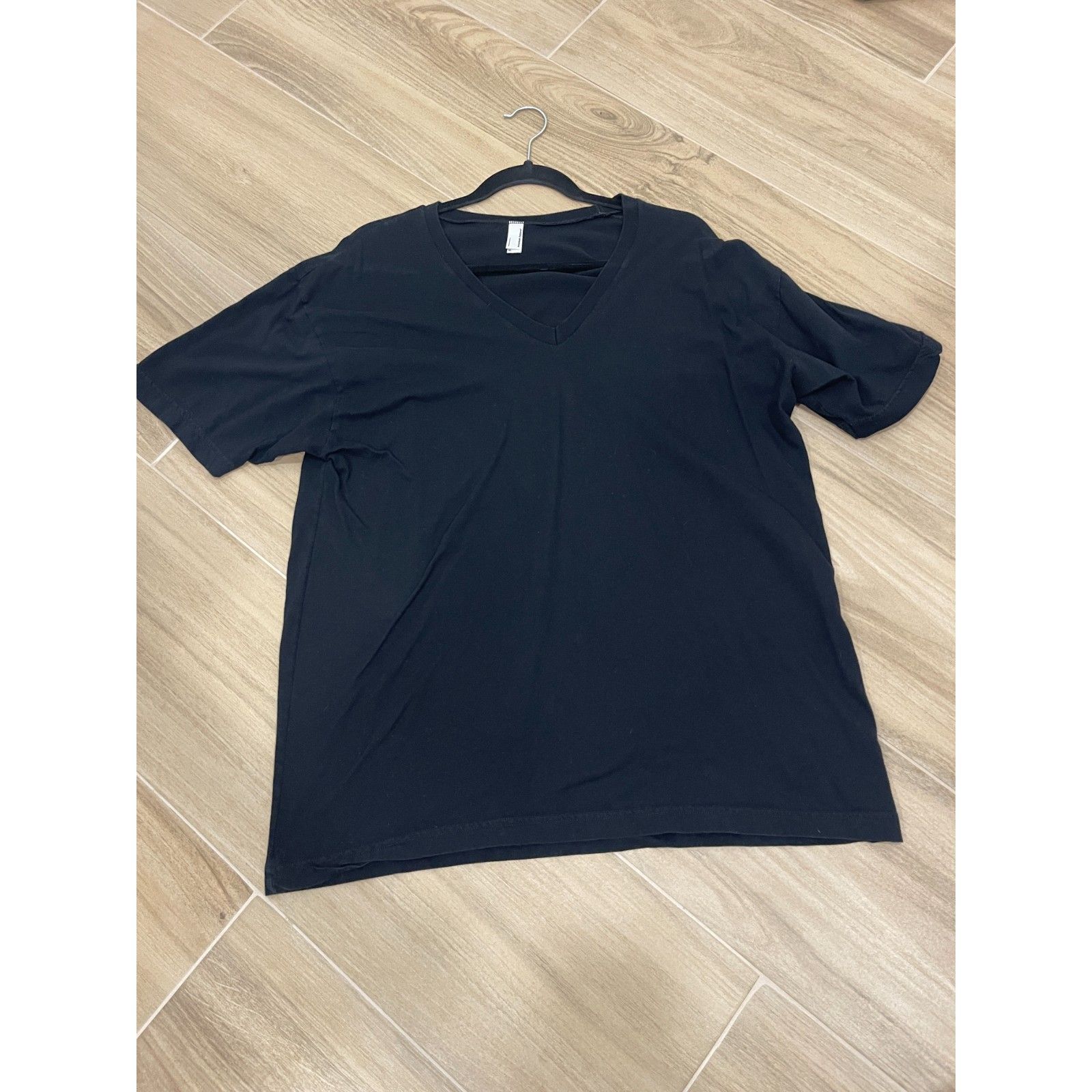 American Apparel Men's Black V Neck T-Shirt Xl